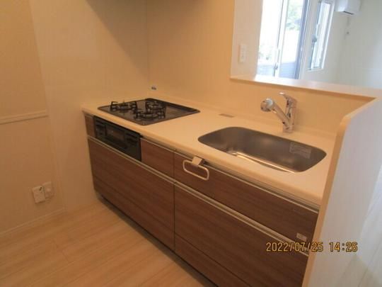 �y���̑��z�@101�@�ΖʃL�b�`��