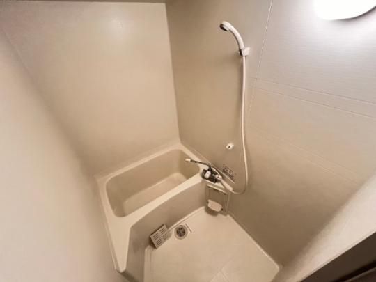 �y���̑��z�@�o�X�^�V�����[