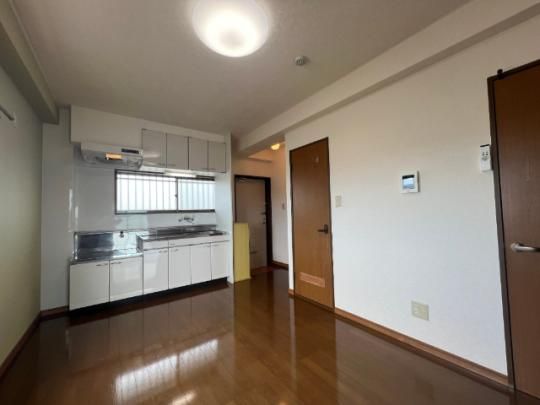 �y���̑��z�@���r���O