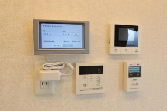 �y���̑��z�@���j�^�t���C���^�[�z��