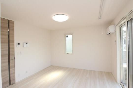 �y���̑��z�@201�@���r���O