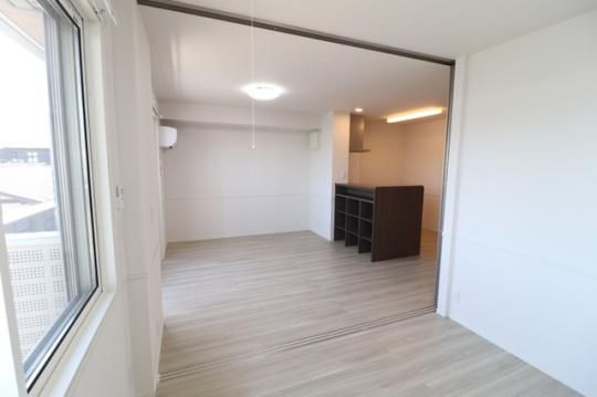 �y���̑��z�@203�@���r���O