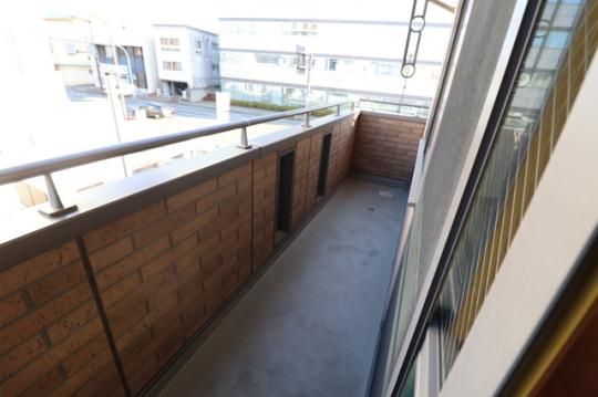 �y���̑��z�@205�o���R�j�[