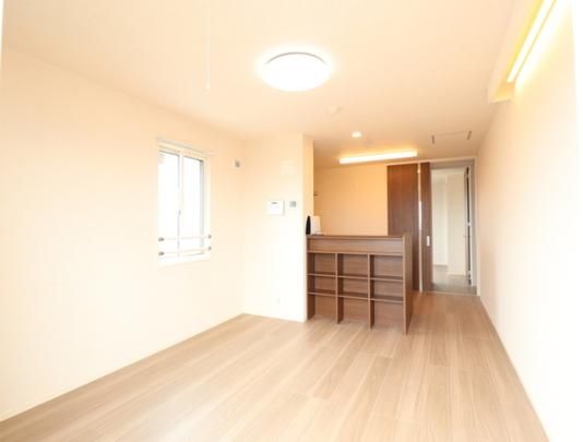 �y���̑��z�@�{�i�[���@�䂤107�@���r���O