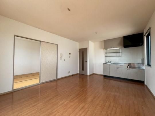 �y���̑��z�@���r���O