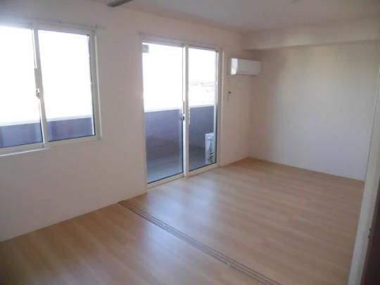 �y���̑��z�@203�@���r���O