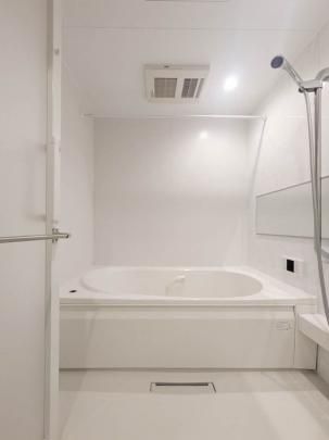 �y���̑��z�@�o�X�^�V�����[