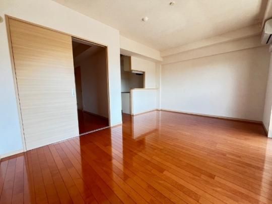 �y���̑��z�@���r���O